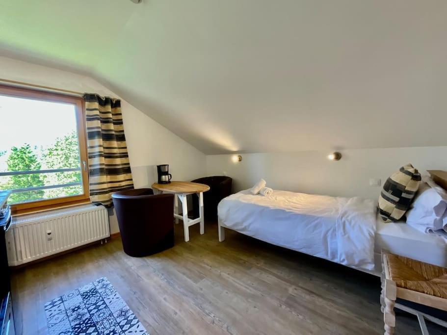 Le Petit Loup, Appartement Neuf Avec Jardin Gerbépal Exteriör bild